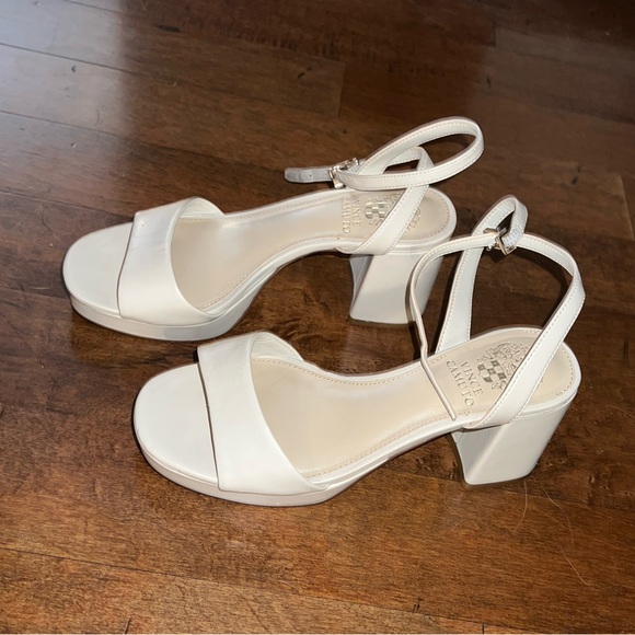 EUC Vince Camuto Pendreya Platform Heel - Picture 4 of 10
